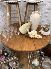 Load image into Gallery viewer, 1910s Farmhouse Primitive Round Table